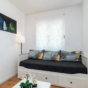  Apartment Kuzmanic