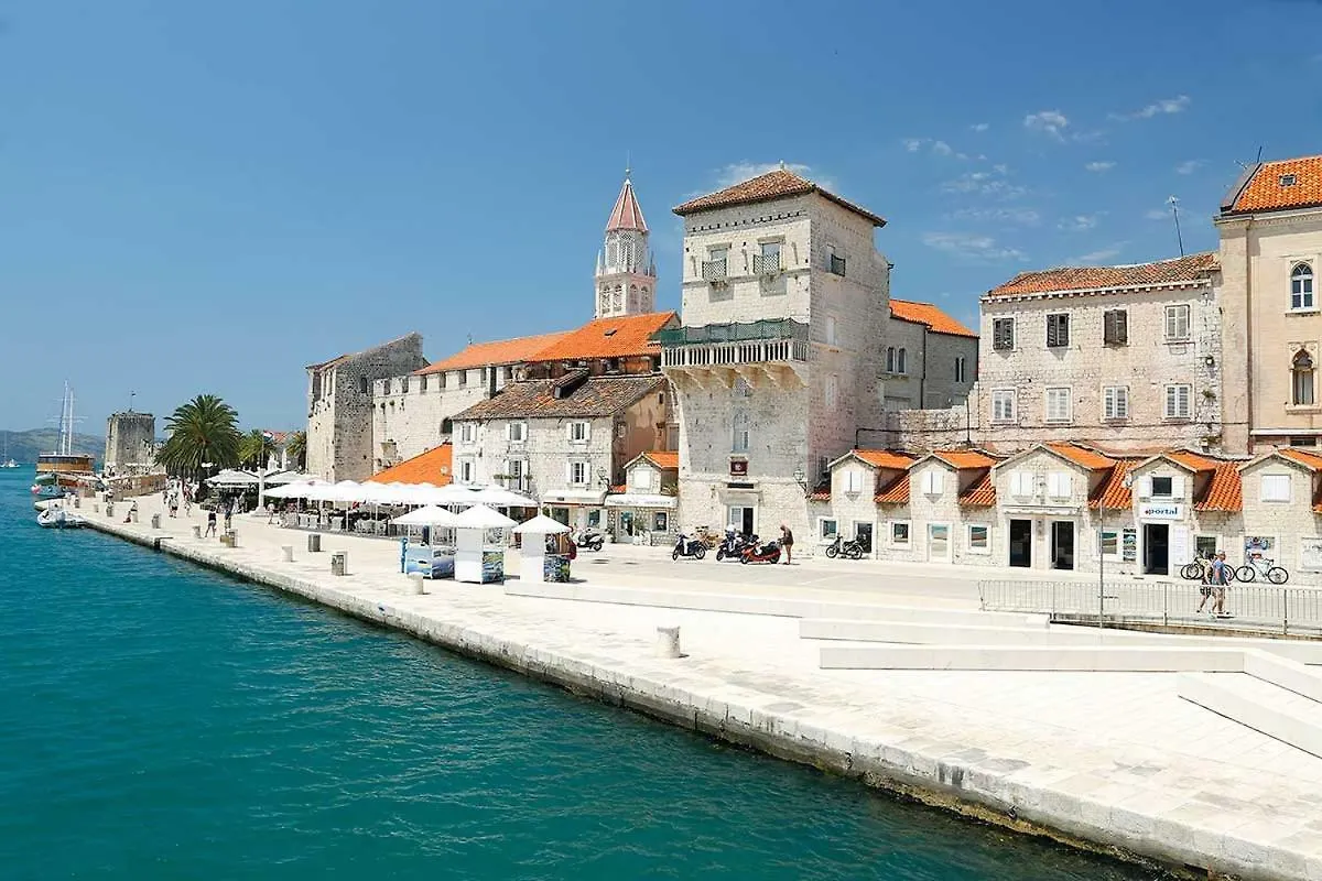 Irma Trogir Apartment